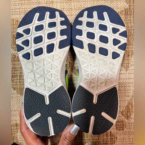 NIKE Seahawks Train Speed Lime Green and Navy Sneakers - M8.5/Euro 42. RARE! 💚💙💚 - Picture 5 of 8